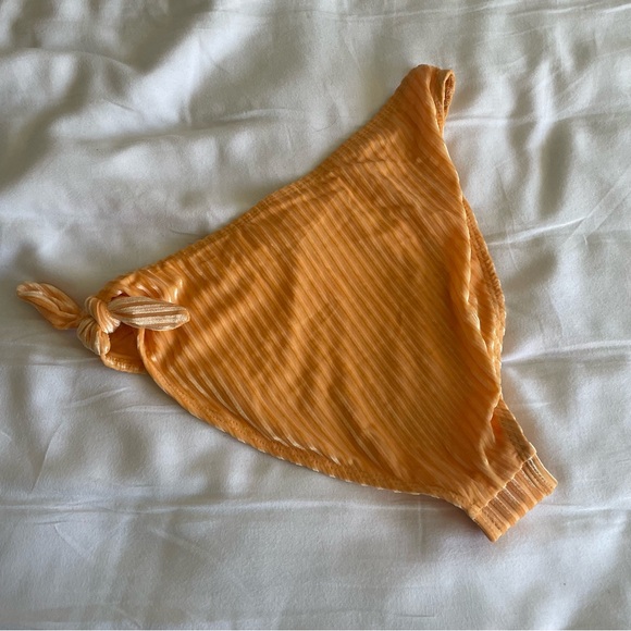 NWT Dippin’ Daisy’s Ribbed Bikini Bottom - Picture 3 of 6